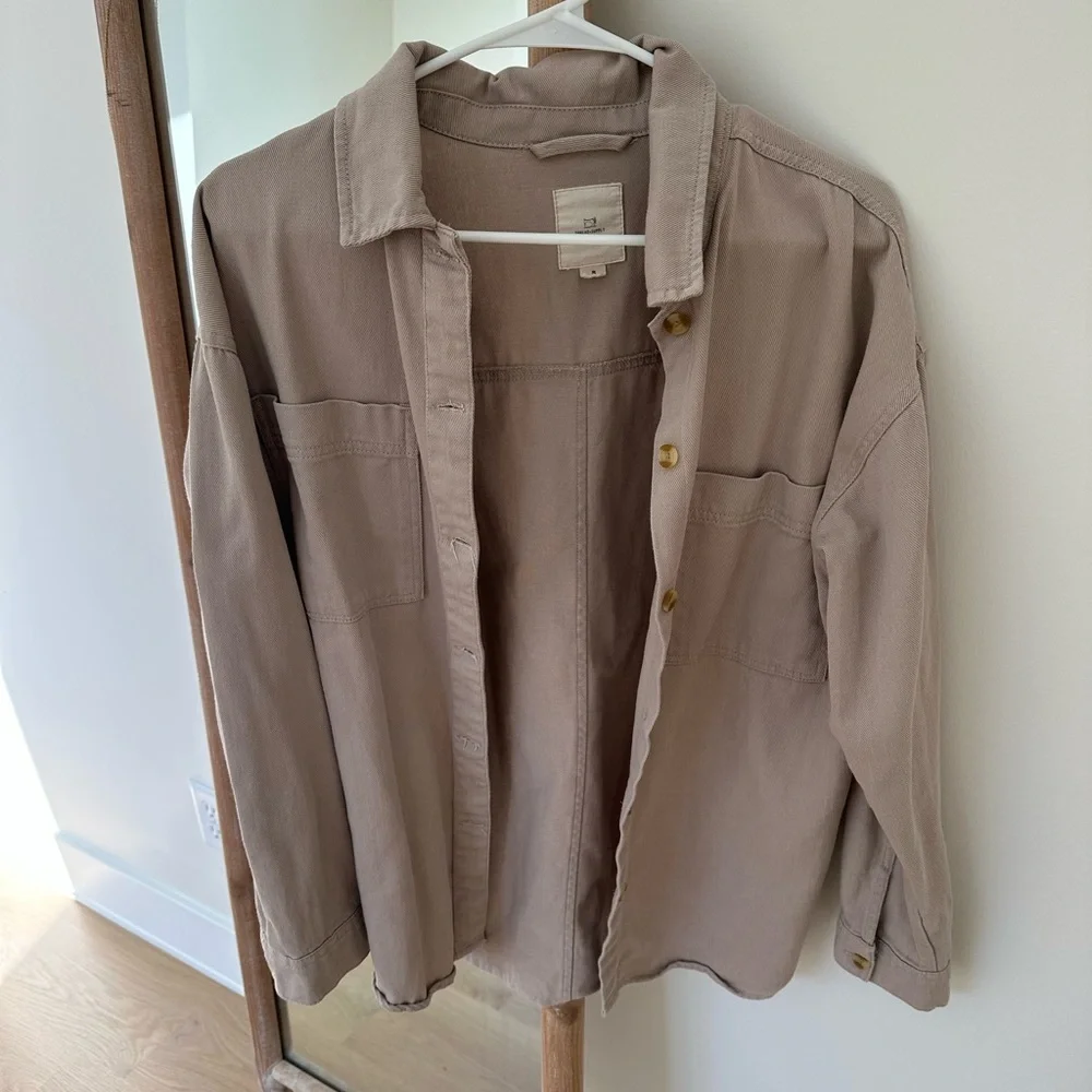 Thread and supply 100% cotton Women's button down - Picture 2 of 5